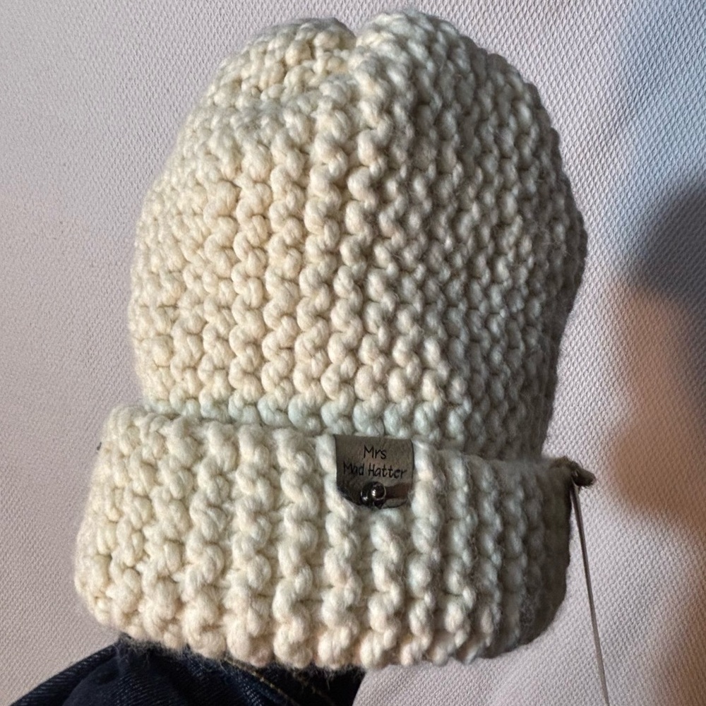 MRS MAD HATTER Chunky Knit Cream Beanie Wool Acrylic Blend NEW WITH TAG